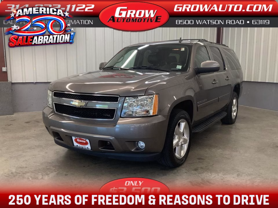 2011 Chevrolet Suburban 4WD 1500 LT's photo